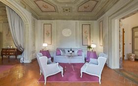 Maggio Frescoes By Vacavilla